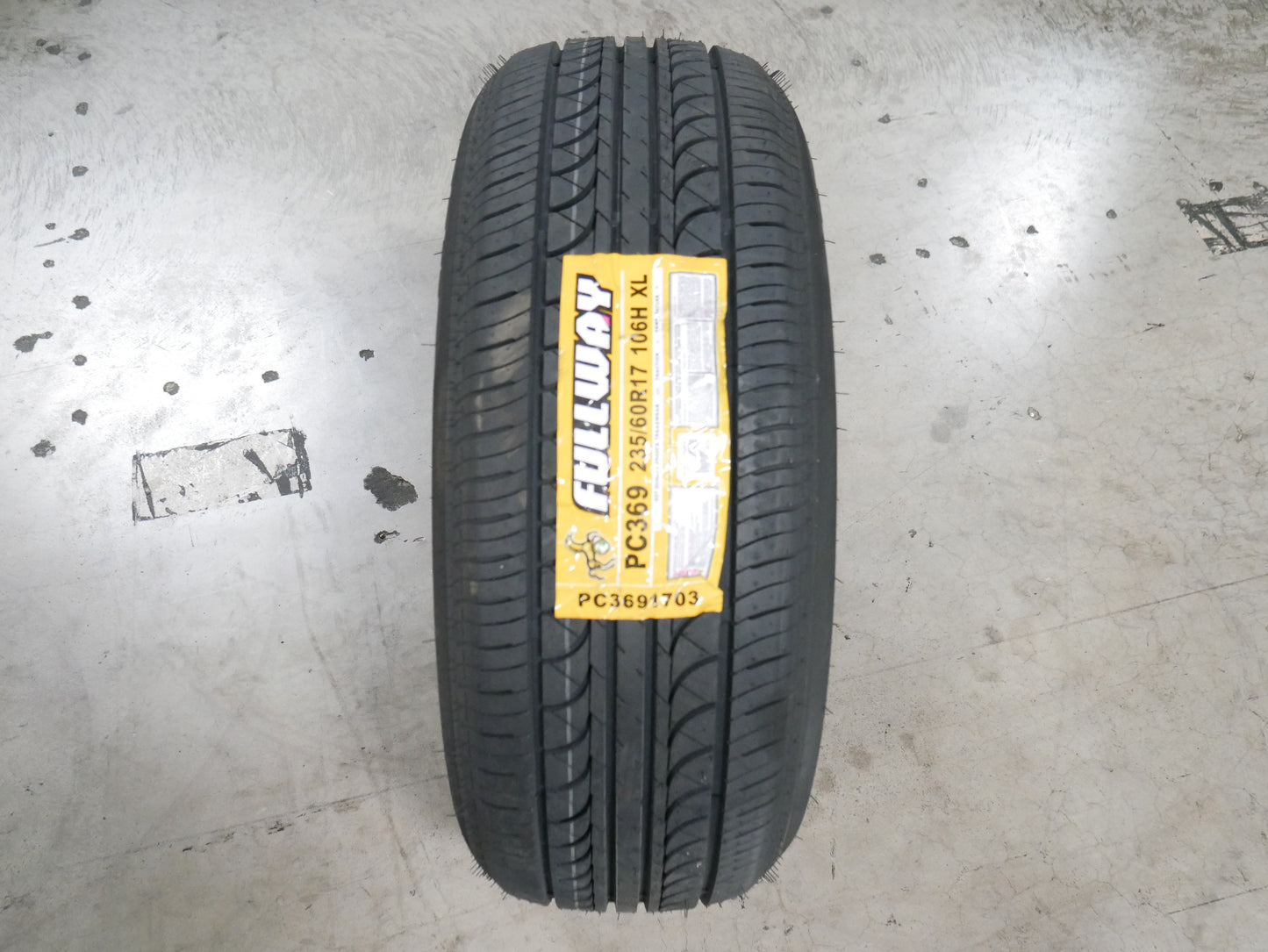 235/60R17 106H XL PC369 380AA